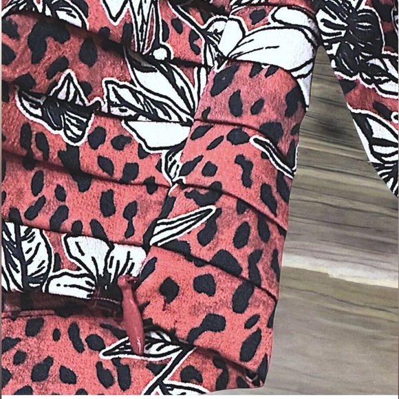 NWT Amanda Uprichard Simara Crop Blouse Size S - Long Sleeve Double Keyhole Neck - Picture 4 of 8